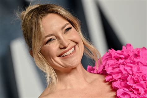 nude photos of kate hudson|Kate Hudson Goes Topless to Celebrate the Start of Summer